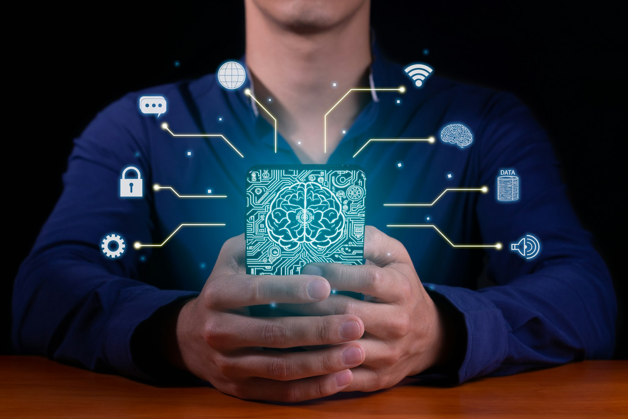 Qué Son Las Bases De Datos 1 A man who uses artificial intelligence inside a cell phone to manage his networks and databases